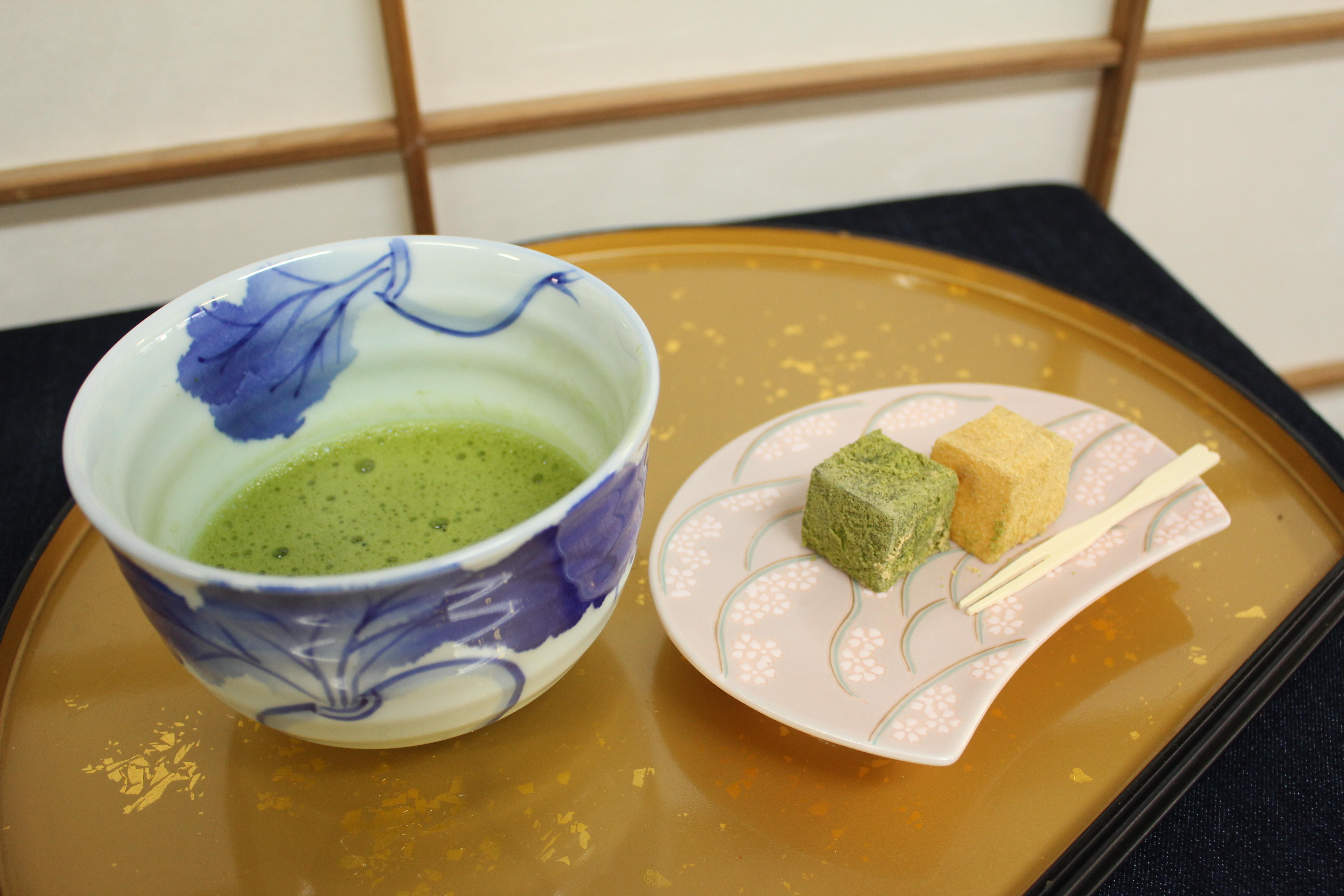 アトリエ夢にて温かいお茶とお菓子でホッと一息つきませんか 有田観光協会 ありたさんぽ
